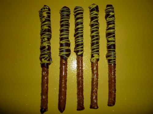 Pittsburgh Steeler Game Day Sports Chocolate Covered Pretzel Rods 1doz